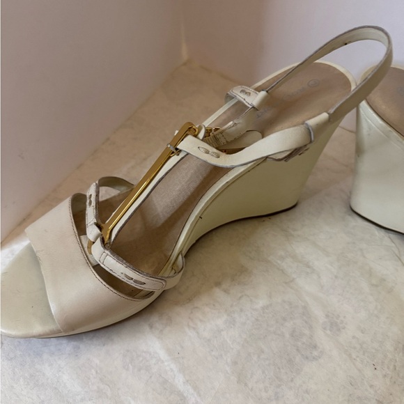 Summer Ready! Women’s Cream Leather Wedges by Rockport. Size 11M - Picture 4 of 16